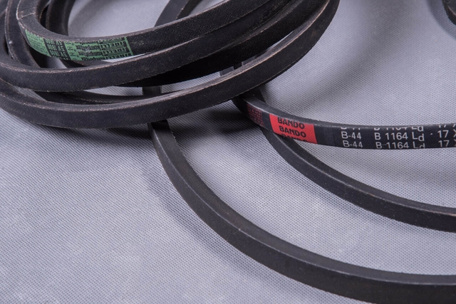 Клиновый ремень B-44